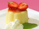 Flan de vainilla con fresa