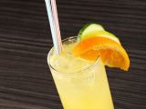 Cóctel (sin alcohol) de naranja, pepino y limón