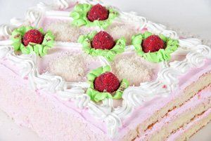 Tarta de fresas rápida (con pan de molde)