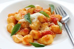 Gnocchi de patata con tomate