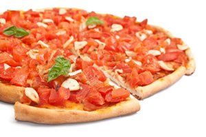 Pizza de tomate y ajo