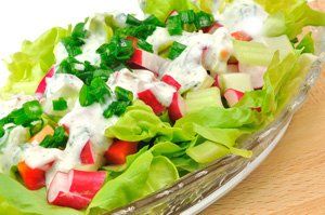 Ensalada con rábanos y yogur