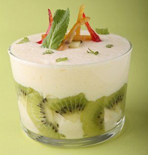 Mousse de limón con kiwis