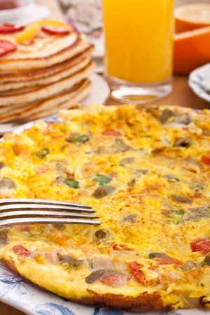 Tortilla de bacon, pimientos y champiñones